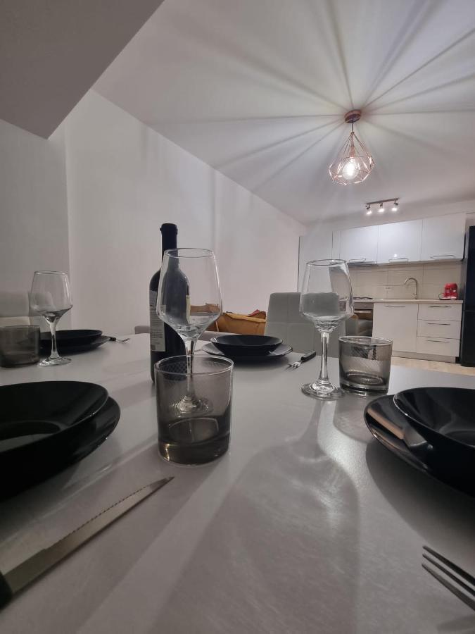 Dreams Escape 2 Apartment Крайова Екстериор снимка